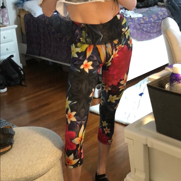Calla cropped athletic leggings - Picture 4 of 5